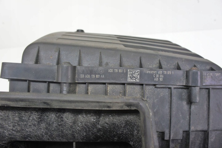 фото №5, Sk110 vw golf vii 1.6d корпус фильтра воздуха 5q0129607s 5q0129601aa