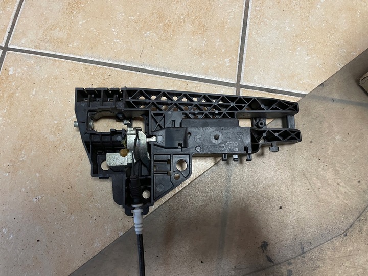 фото №10, Audi оригінальний номер 8t01837885 a5 8t 8f 2008 ручка зовнішня + замок