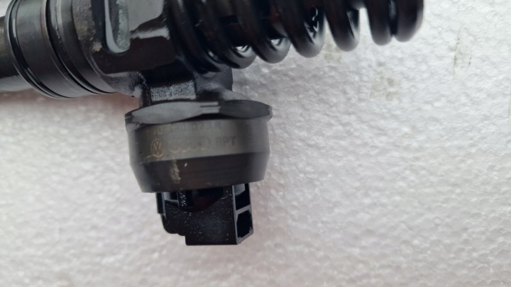 фото №7, Pompowtryskiwacz 070130073r vw transporter t5 2.5 tdi bnz 0414720310 bosch