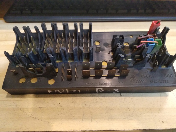 фото №13, Касета коробка корпус запобіжникова vw443941822a