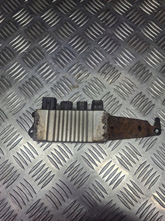 фото №1, Toyota rav 4 xa40 2015 реле / модуль системы обогрева предварительный