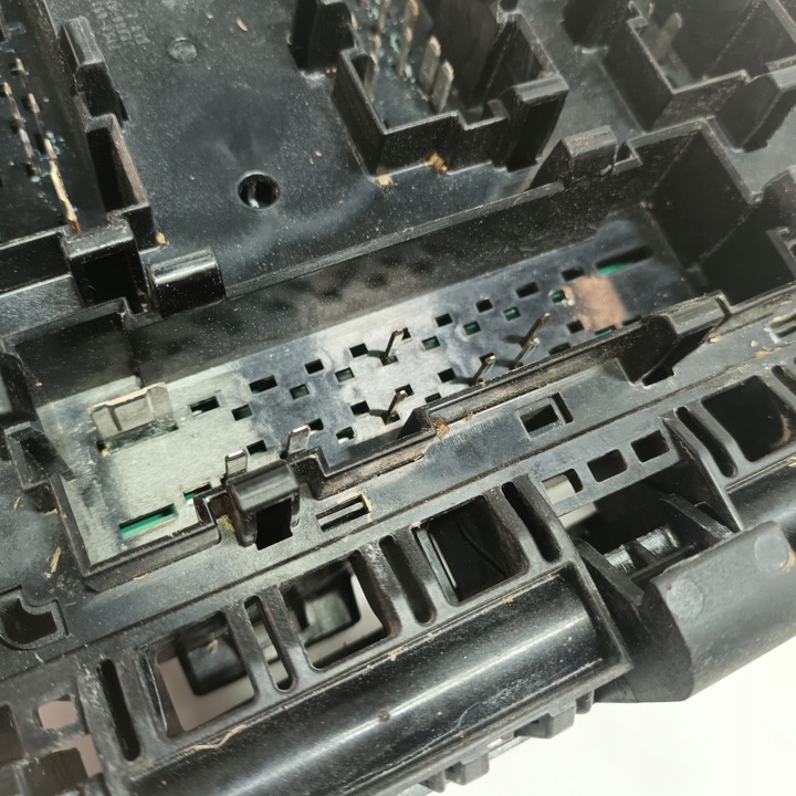 фото №10, Chevrolet camaro 16- коробка запобіжників 84044723 usa