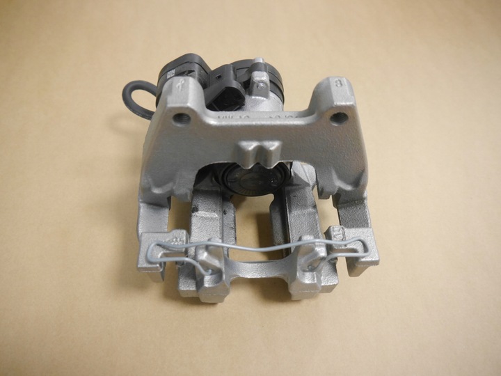 фото №1, Audi q3 tiguan суппорт тормозной зад 3q0615405ap