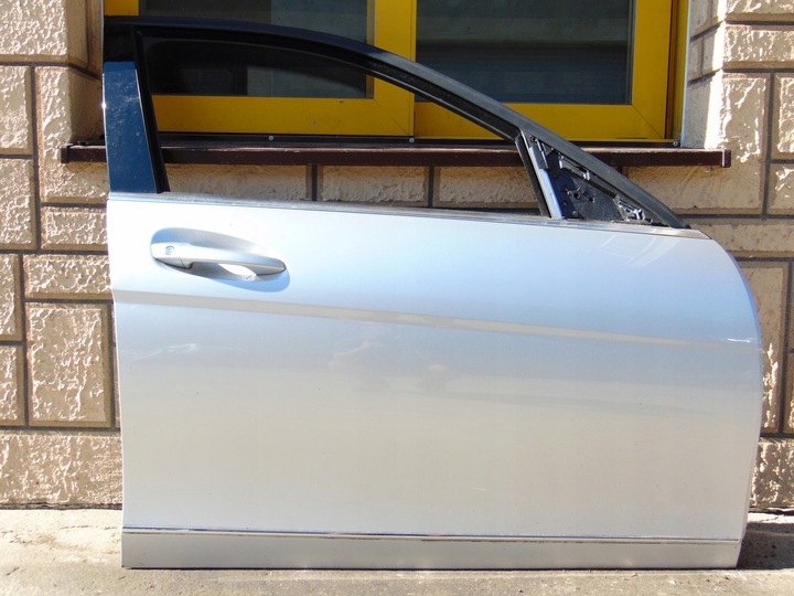 фото №1, Двері праві перед передні mercedes c w204 775