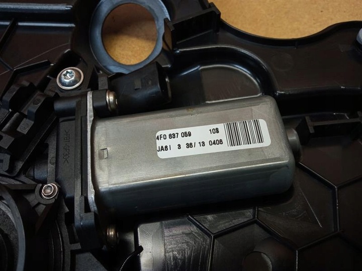 фото №2, Доводчик двері лівий зад audi a8 s8 d4 4f0837059