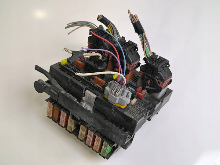 фото №1, Citroen berlingo 2009 рамка / модуль запобіжників