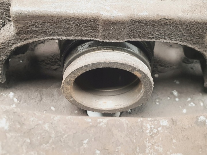 фото №5, Супорт гальмівний лівий перед bmw 5 f07 3.0 d