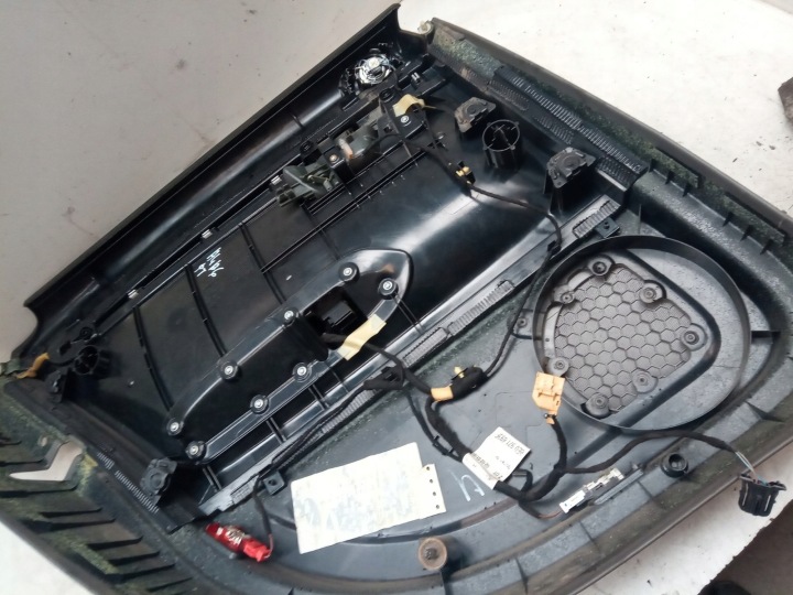 фото №9, Audi a4b6 дверна карта (обшивка) права зад 8e0867306