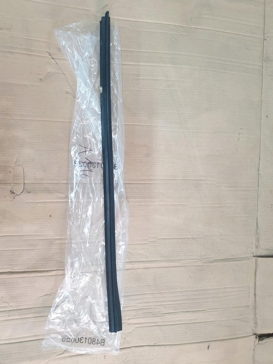 фото №1, Mercedes gla w247 2020- планка прокладка оббивка a2477273401