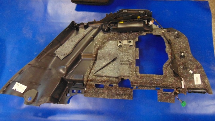 фото №2, Оббивка боковина багажника лівий зад land rover discovery sport 14-24r