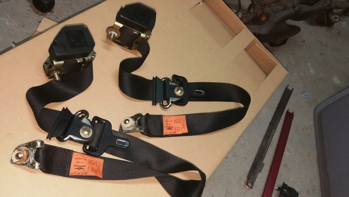 фото №1, Ремни безопасности зад mercedes 190 w201 190d