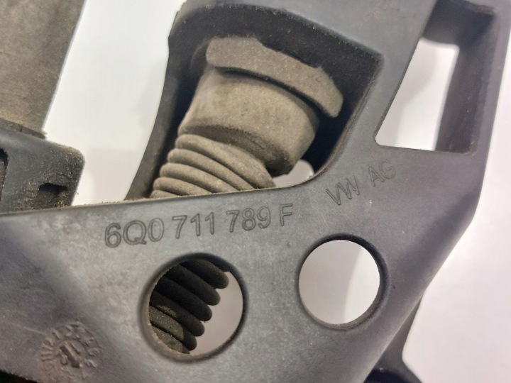 фото №7, Seat ibiza iv 6j,6p 2009 домкрат изменения коробка передач / верхний