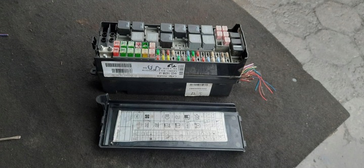 фото №7, Блок предохранителей land rover discovery iii 8h22-14290-ua