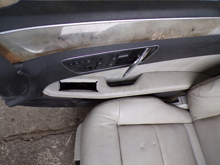 фото №11, Сидіння шкіряні шкіра комплект обшивки mercedes w212 універсал динамічний