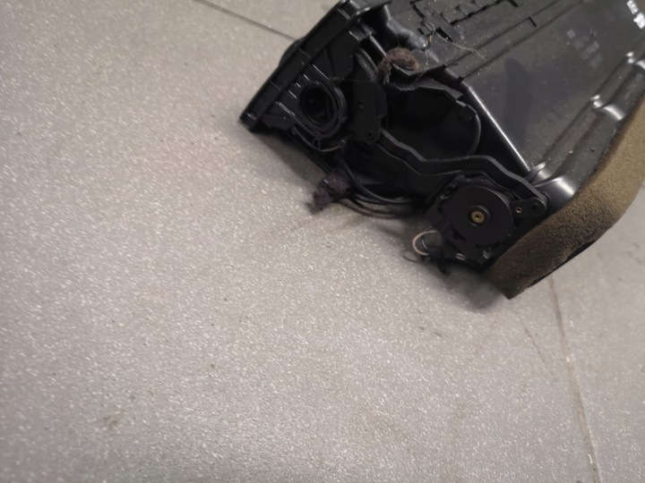 фото №6, Решётка воздуховод средняя audi a8 d2 4d0820951