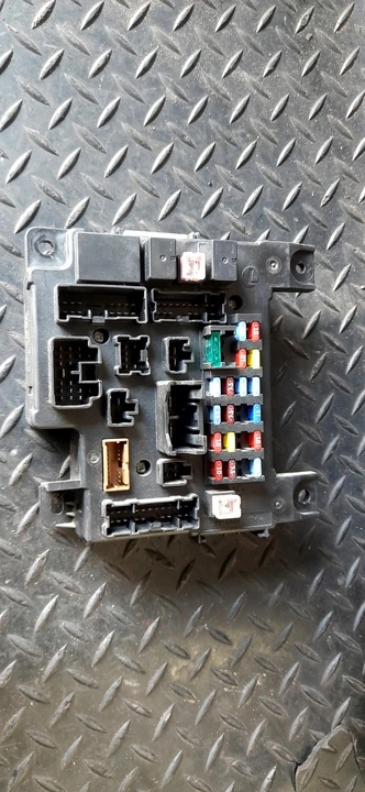 фото №1, Коробка предохранителей bsi c-crosser 8637a318