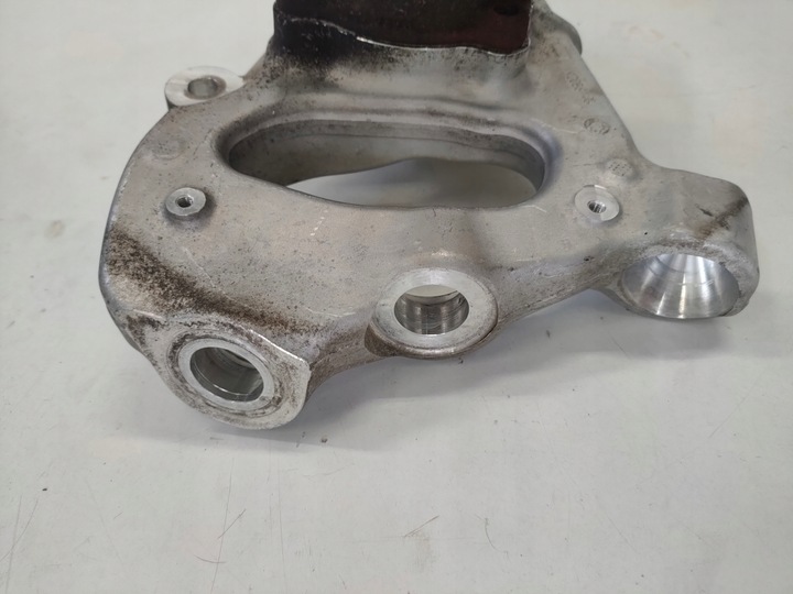 фото №10, Mercedes c-klasa w-205 amg поворотна опора праві перед передня 2053800