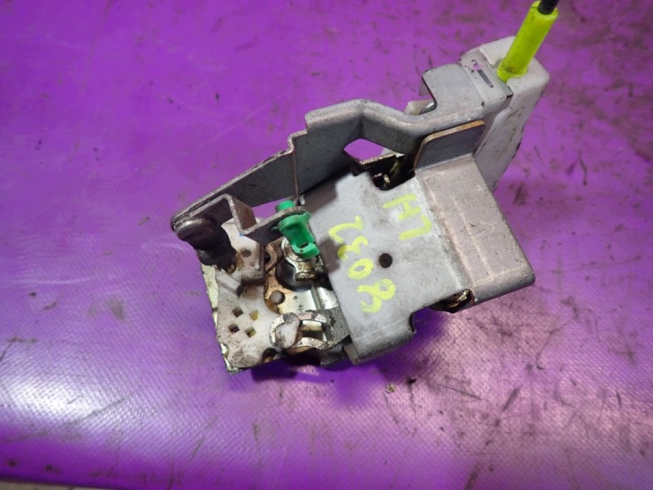фото №6, Toyota aygo i hb 5d 05-08 замок зад левое трос