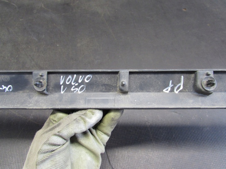 фото №7, Молдинг дверь правая перед 30661448 volvo v50 i 04-12r