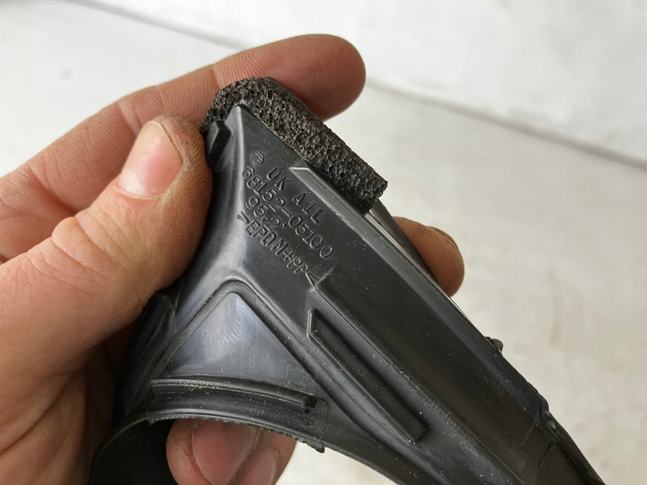 фото №8, Avensis t27 универсал прокладка стёкла левый зад