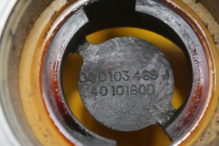 фото №9, Кришка клапанів a4 b7 2.0 tfsi bwe 06d103469j