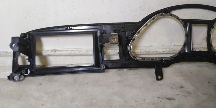 фото №7, Audi a6 c6 рестайлинг рамка корпус спидометра дисплея