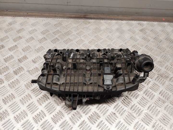 фото №6, Audi a5 2.0 tfsi 06l133201 з спереду колектори впускний