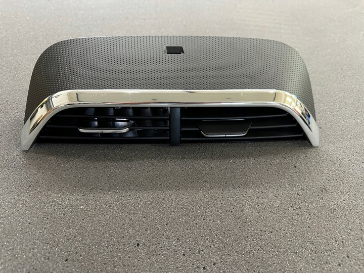 фото №1, Решётка воздуховод средняя dekor octavia iv 4 оригинал идеальная