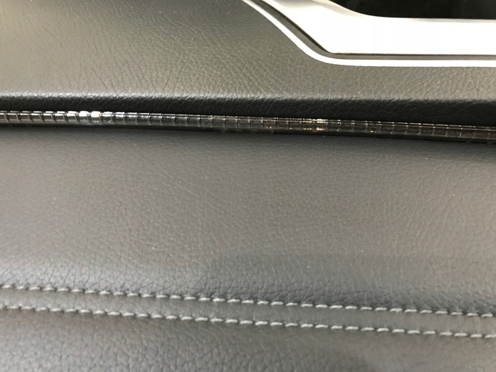 фото №6, Боковина дверь обивка mercedes w212 led рестайлинг универсал