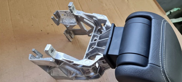 фото №12, S3 8v sedan a3 підлокітник шкіра шкіряний біла nić 8v0864283