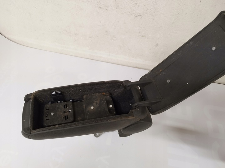 фото №11, Audi a6 c5 подлокотник бардачок держатель телефона 4b0864245m