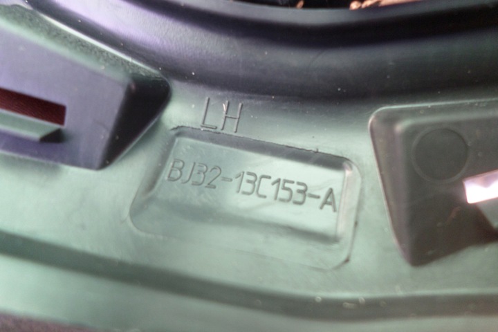 фото №3, Range rover evoque заглушка омывателя рамка левая