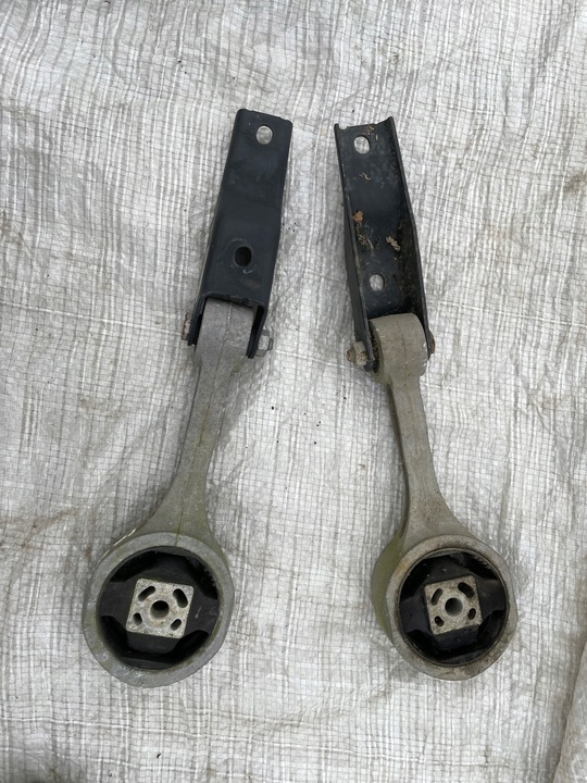 фото №1, Лапи подушка коробки vw seat skoda 6q199851