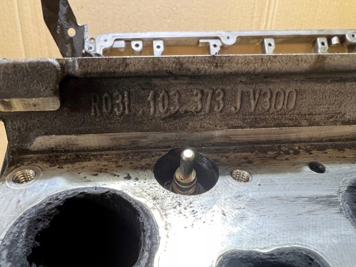 фото №15, Audi a4 b8 рестайлинг 2.0 tdi головка двигателя cgl 03l103373j