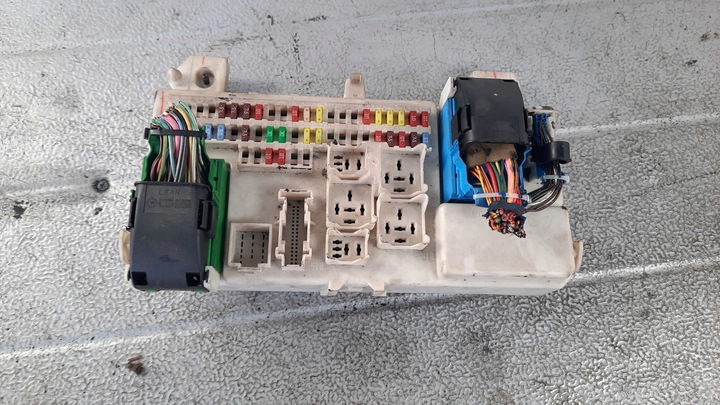 фото №1, Коробка запобіжників mazda 3 93r 1.6citd