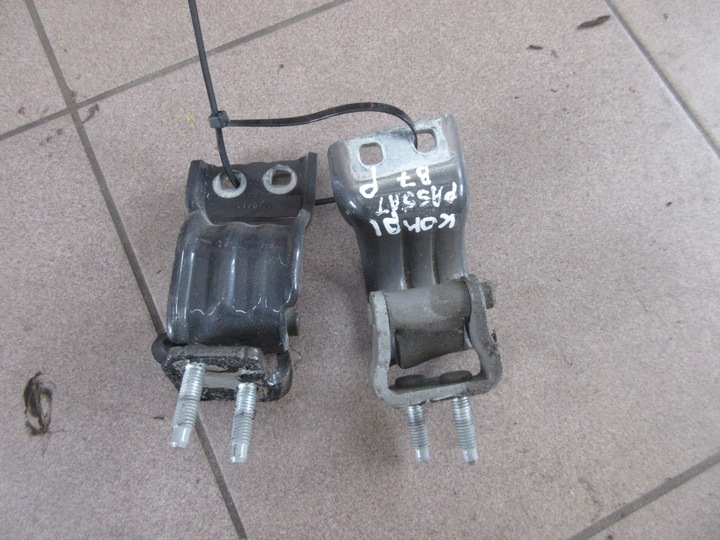 фото №1, Петля петлі кришки багажника зад універсал vw passat b7 1.6 tdi li7f