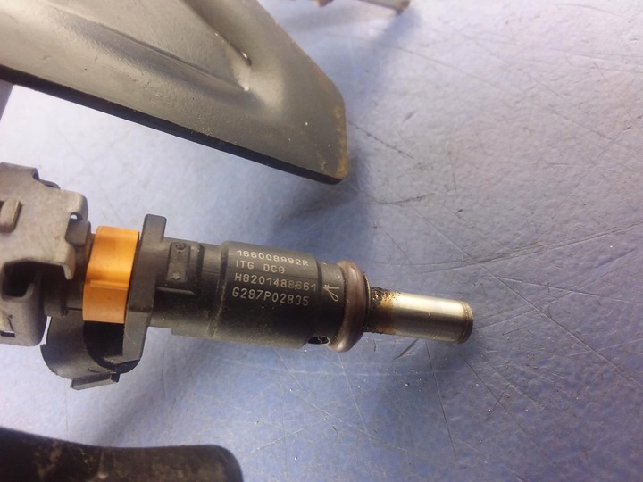 фото №5, Dacia duster i 1.6 16v планка впрыскивающий форсунки