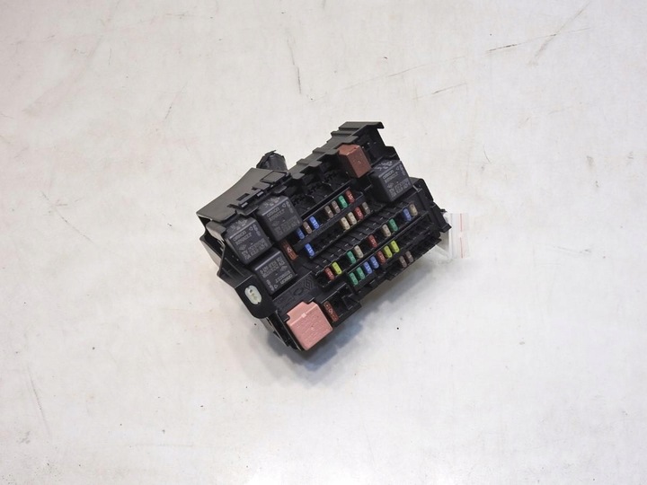 фото №7, Коробка предохранителей renault latitude 2.0 dci 240142135r
