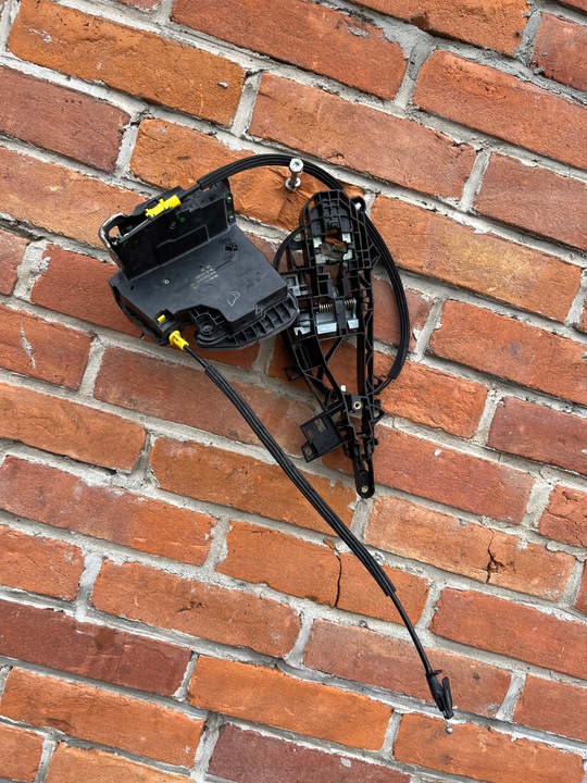 фото №1, Opel astra k v 16r замок двері праві зад універсал