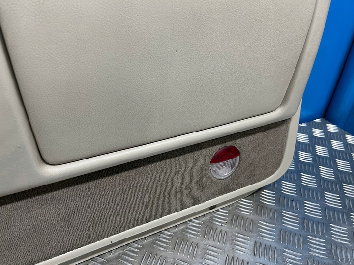 фото №8, Navigator ii 03 боковина оббивка двері правий перед