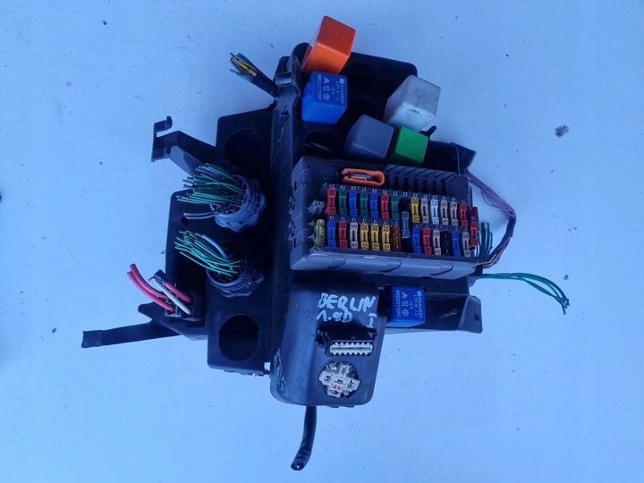 фото №1, Citroen berlingo i коробка предохранителей 9568205480 1.9 d