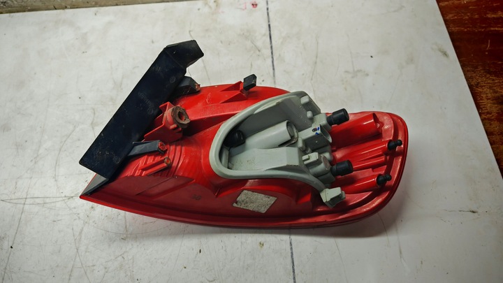 фото №10, Лампа левая левый зад w крыло вкладка audi a4 b8 avant универсал 8k9945095