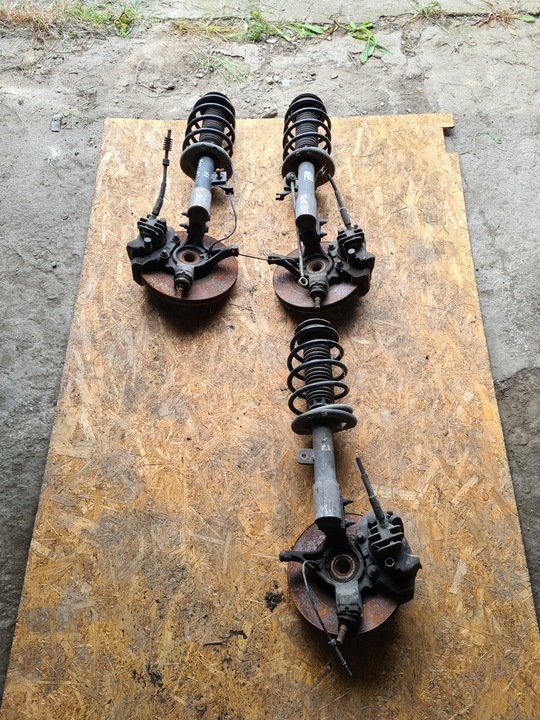 фото №4, Поворотный кулак citroen c4 picasso 1.6 hdi правая левая