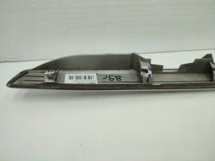 фото №7, Накладка молдинг крышки зад toyota corolla e15 76801-12820