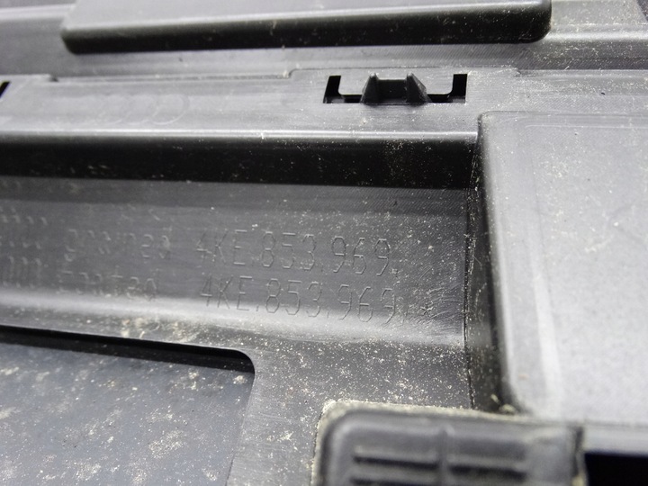 фото №11, Audi q8 e-tron планка дверь левый зад 4ke853969