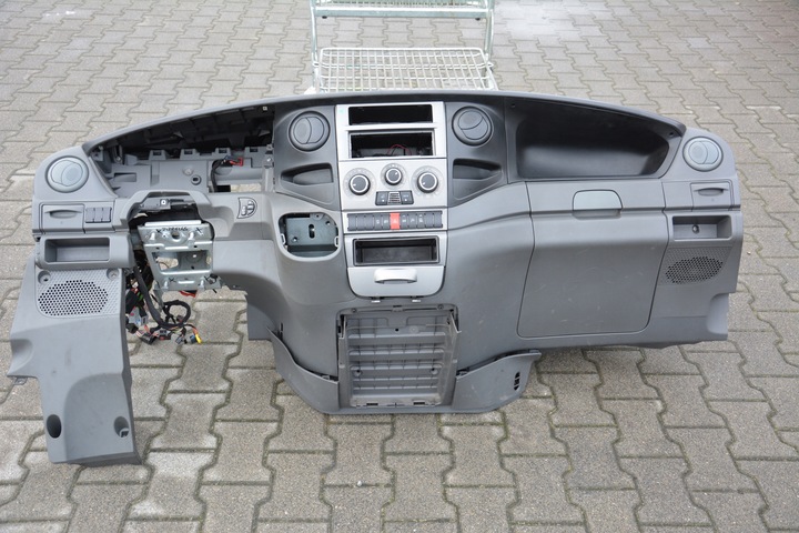 фото №1, Iveco daily 2012 панель роздавальна капот консоль