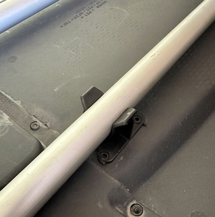 фото №6, Полка багажника задняя зад toyota yaris verso рестайлинг 6433052030 + балка
