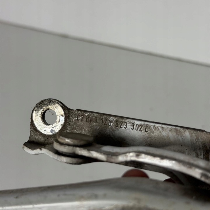 фото №11, Петли капота комплект левое правое skoda octacia mk2 ii oem номер оригинал 1z0823302
