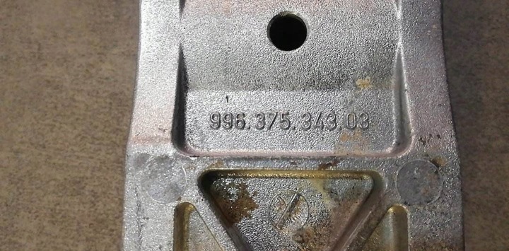 фото №6, Porsche 911 996 кріплення лапи моста 99637534303