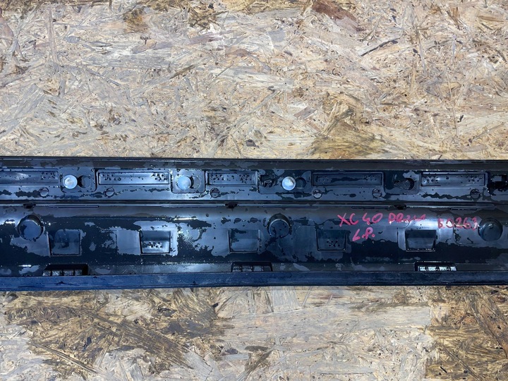 фото №8, Volvo xc40 xc-40 17- планка нижняя накладка na дверь левая перед передняя